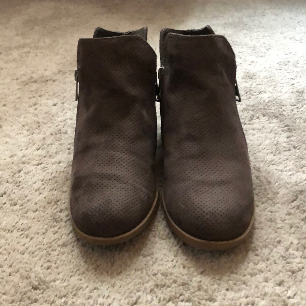 Universal Thread Booties - Picture 4 of 8